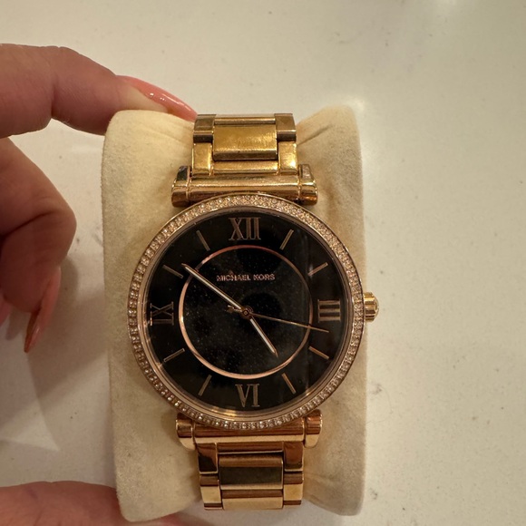 Michael Kors Black Dial Gold Bracelet Watch - Picture 1 of 4